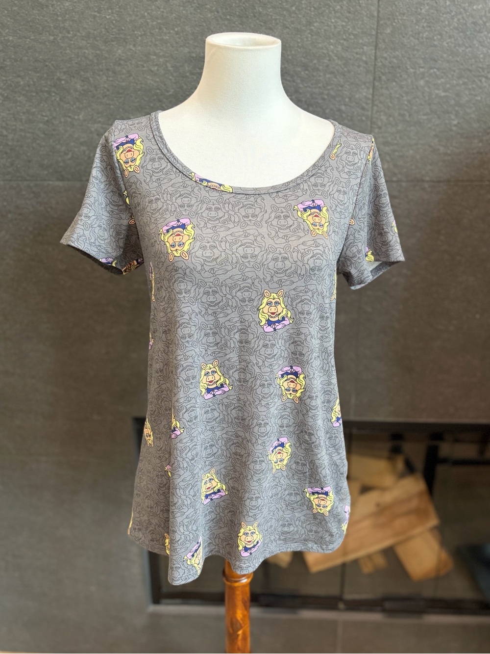 LuLaRoe x Disney Miss Piggy Tee Shirt